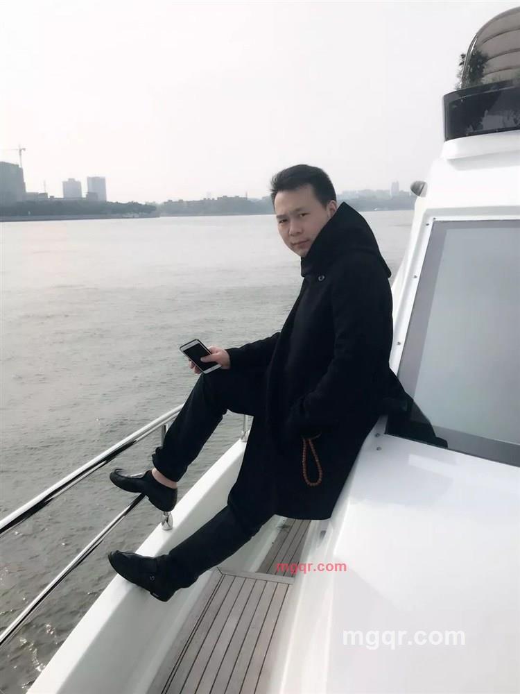 在路上的第3张照片