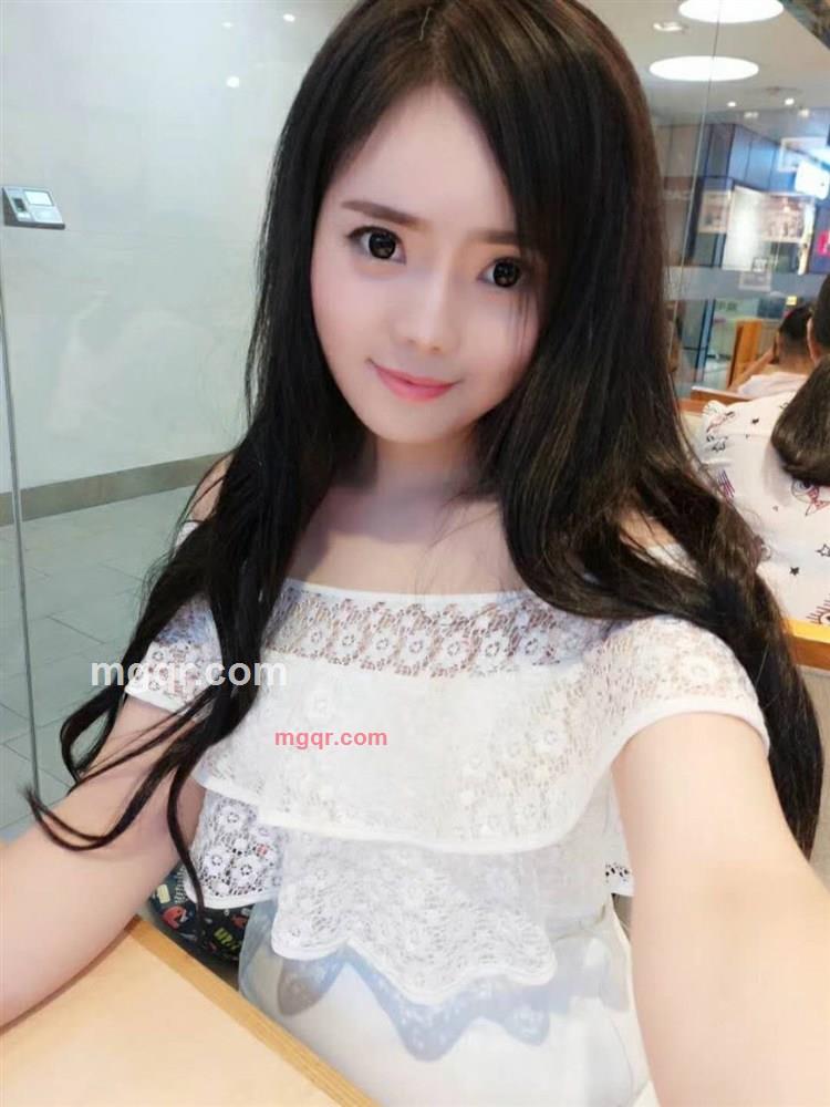 羞涩的,小女孩的第1张照片