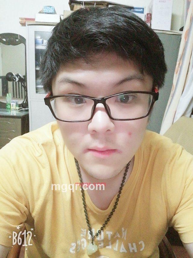 白色灬花瓣的第1张照片