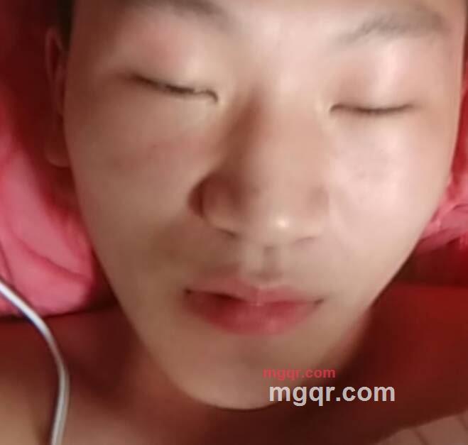 艰难穿的第1张照片