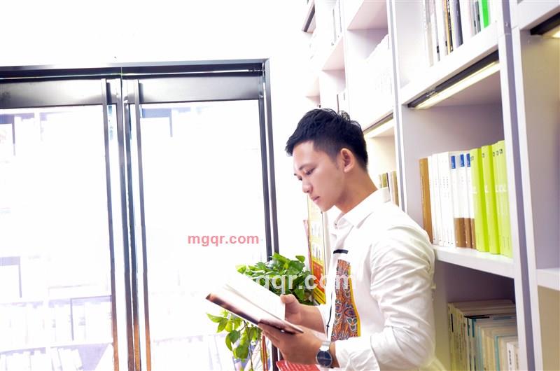 莫 扬的第1张照片