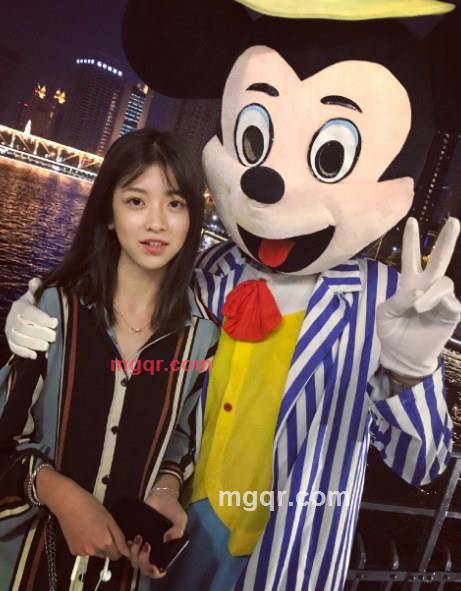 仅有的唯一的第4张照片