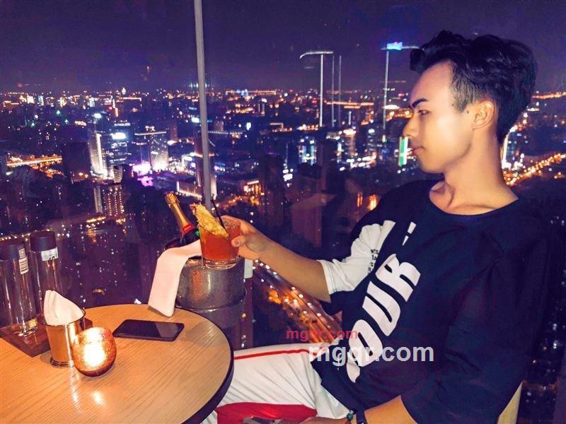 大佬的坐姿的第5张照片