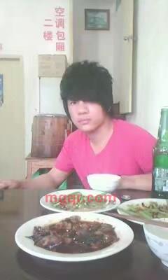 此人~狠坏的第1张照片