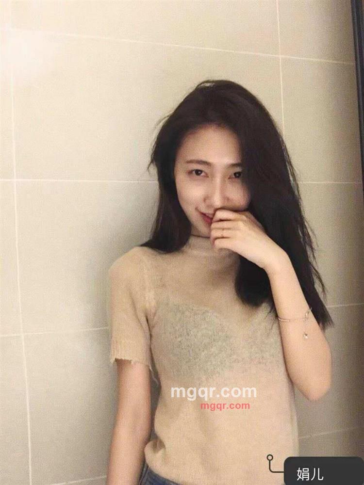 轻眯笑弯眼的第3张照片