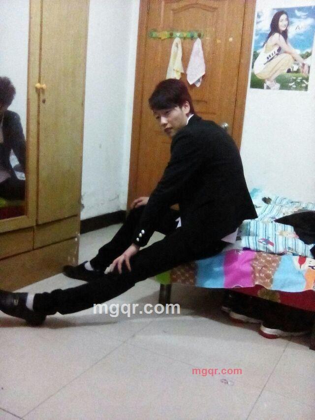 用微笑來掩飾悲傷的第2张照片