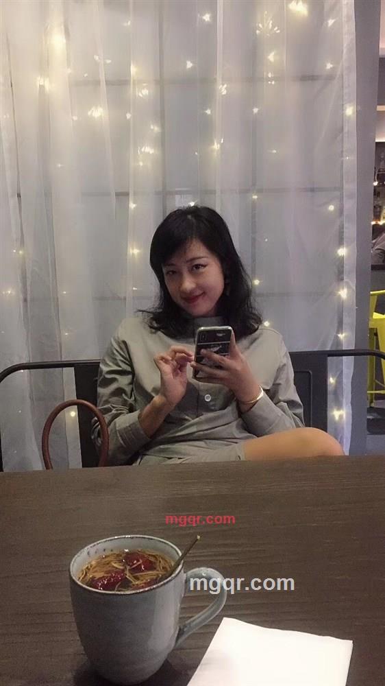 孤独的口红的第2张照片