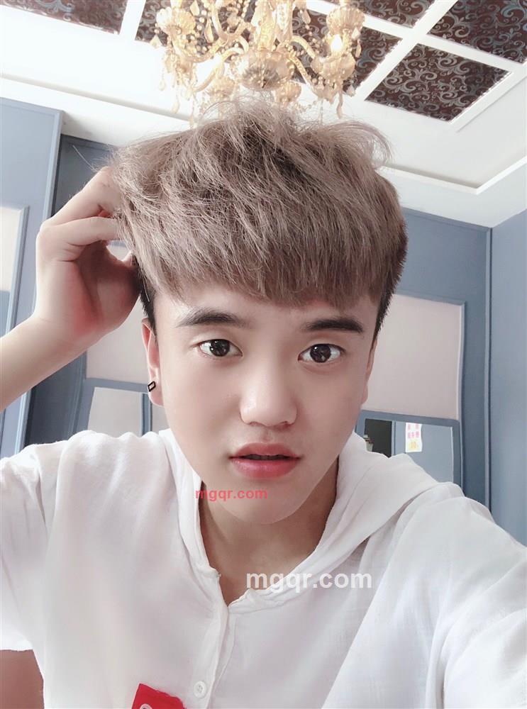 白天不懂夜的黑的第1张照片