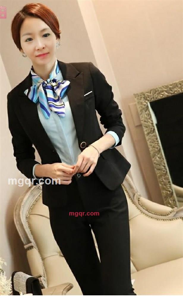 一个人吐烟圈的第3张照片