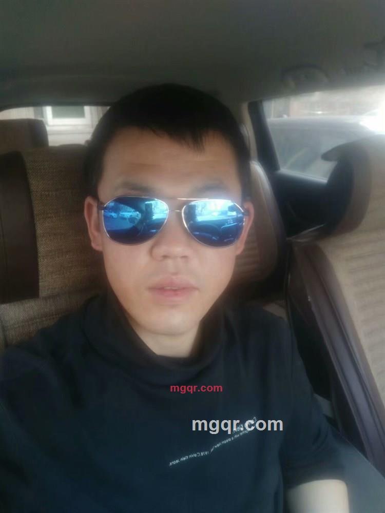 忧伤般的男人的第1张照片