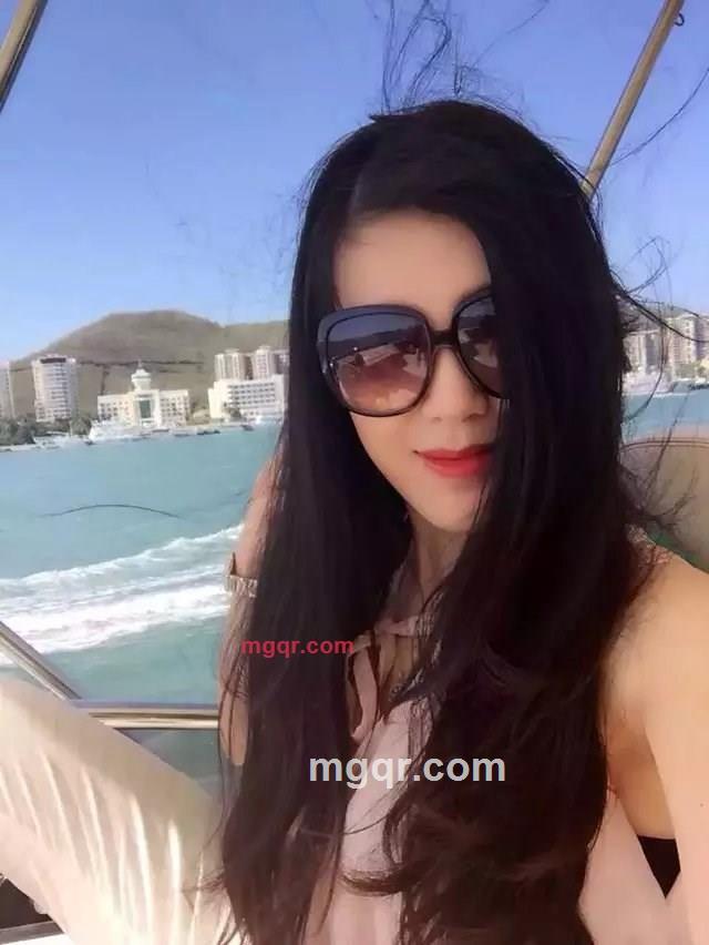 一枝海棠花的第1张照片