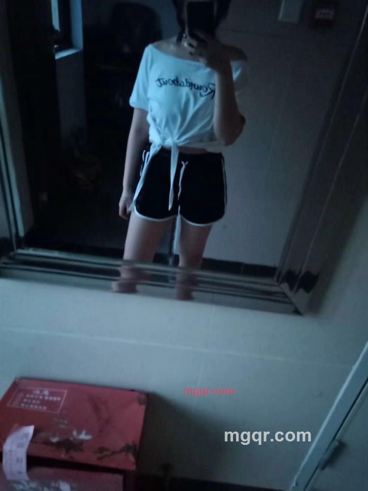 素颜的小可爱的第1张照片