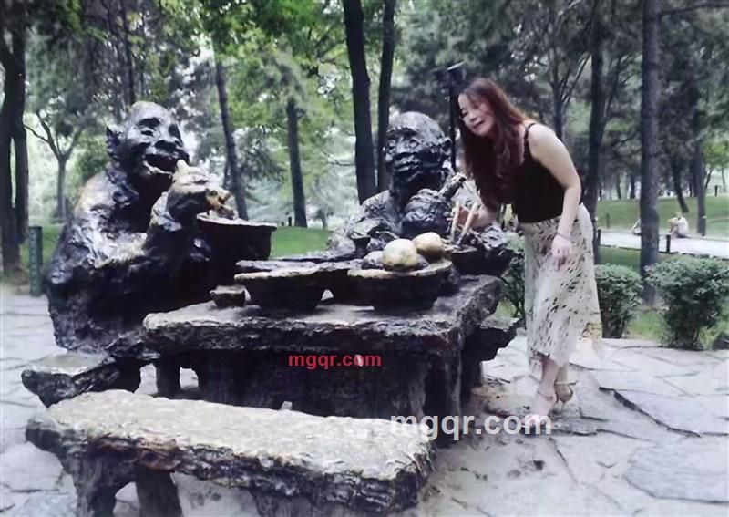 月影羞莲的第5张照片