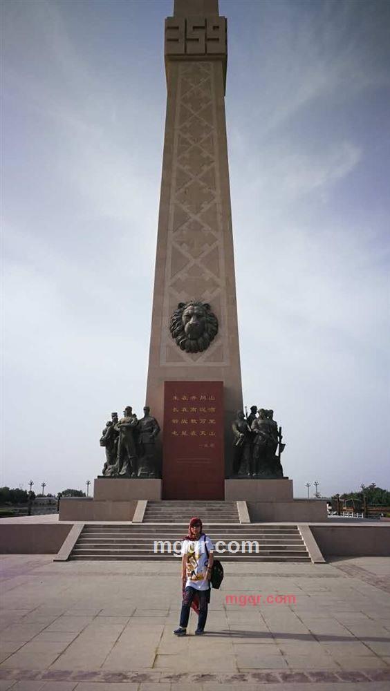 喝白茶的女人的第2张照片