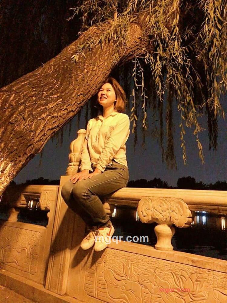 爱吃草莓1的第1张照片