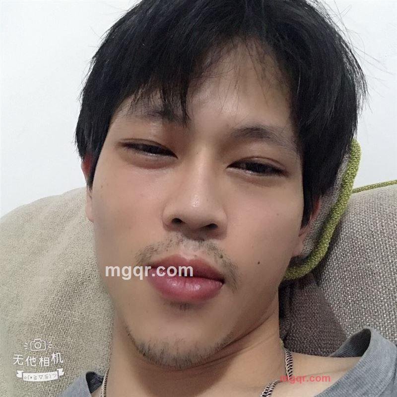 那个野男人的第1张照片