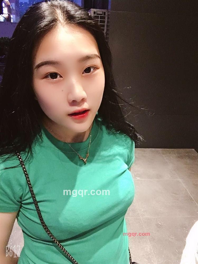 厄运女孩的第2张照片