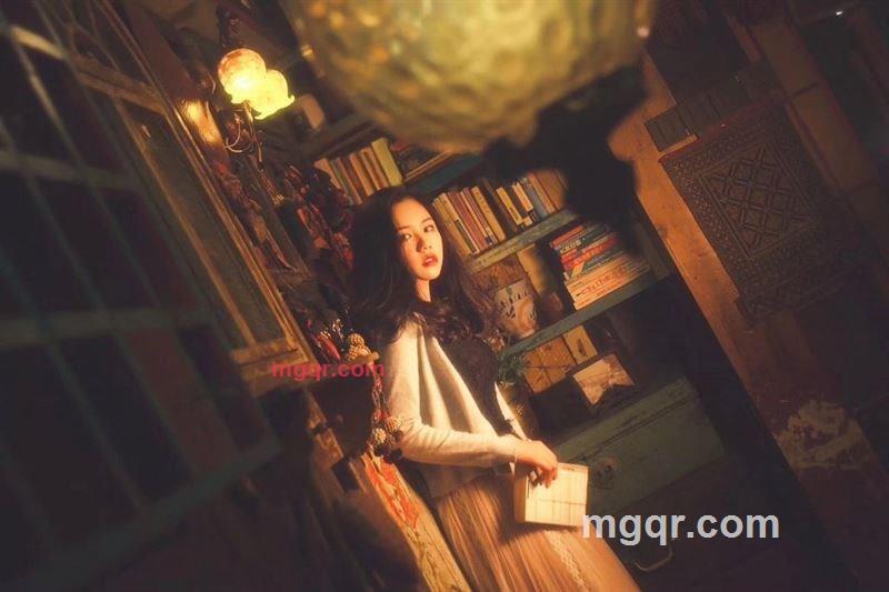 伊人红妆的第1张照片