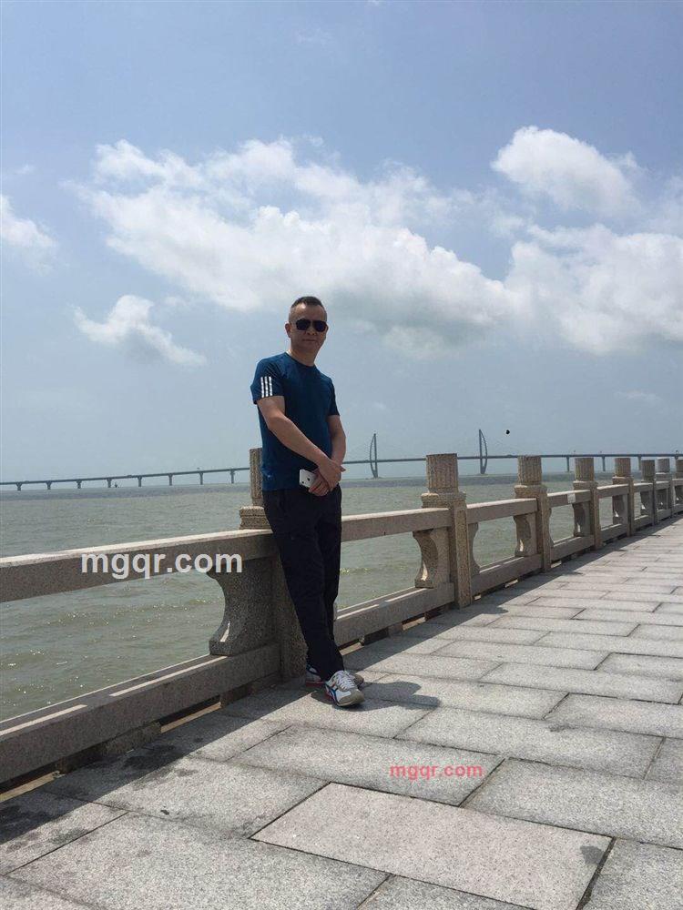 赶不走的寂寞的第1张照片