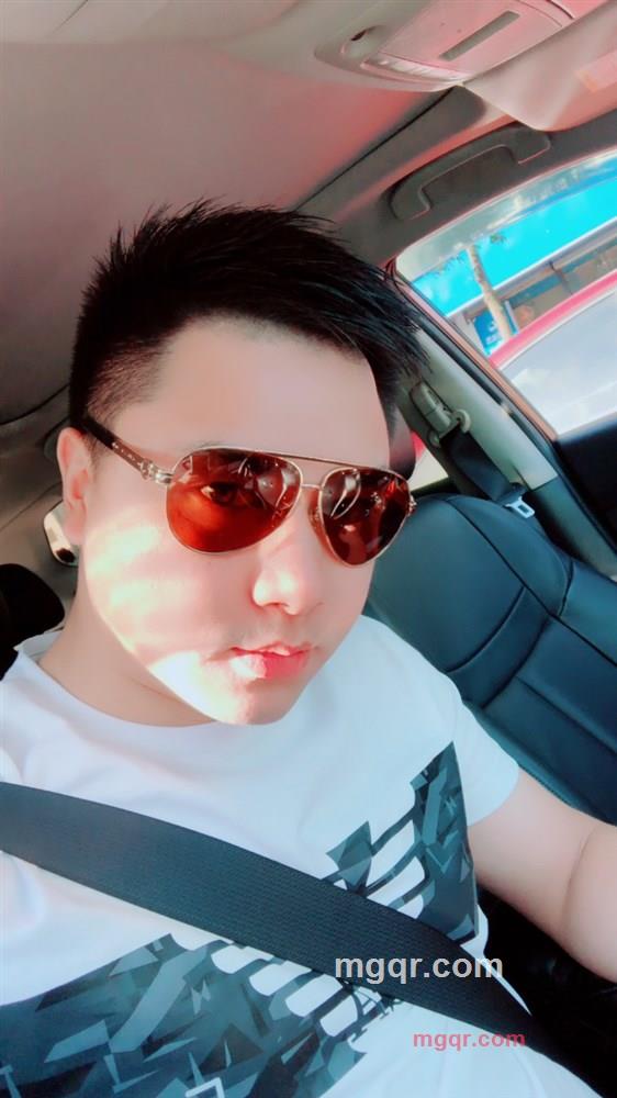 仔细看我资料找我哦的第1张照片