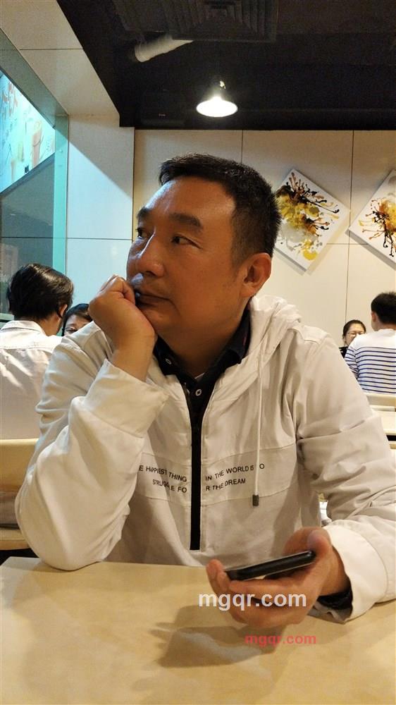 一个普通的神的第1张照片