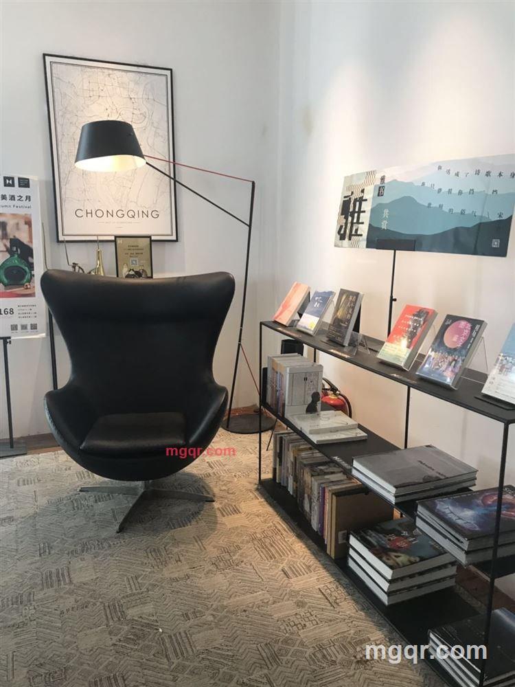 牵马进城的第2张照片