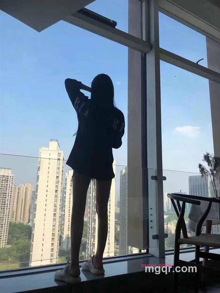 心情女孩的第1张照片