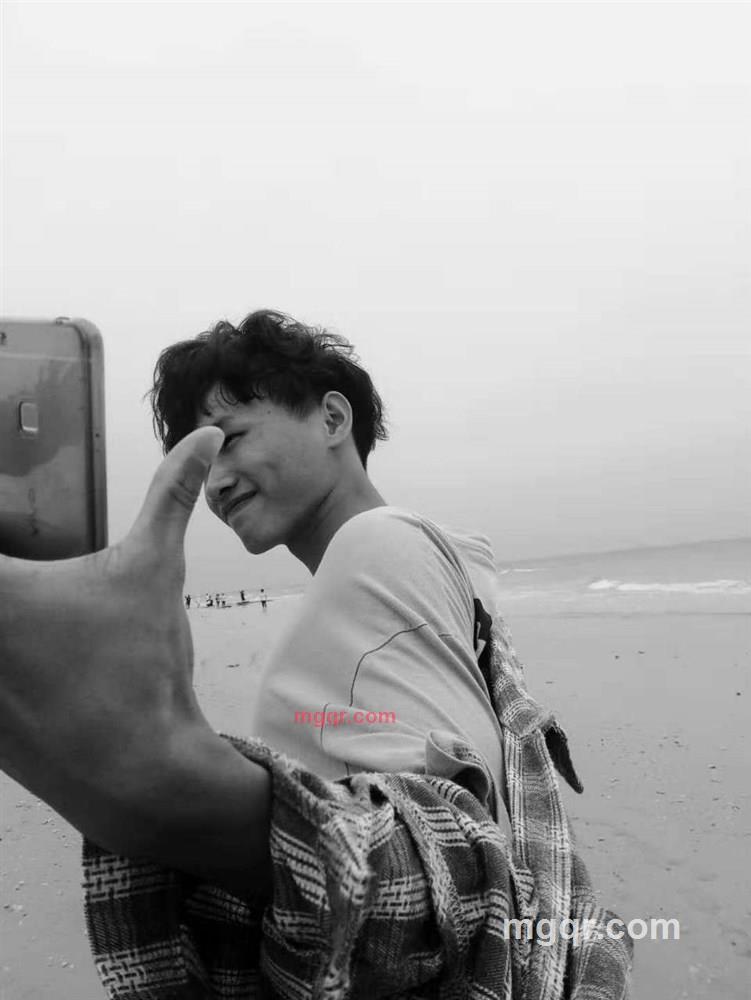 A.男的第2张照片