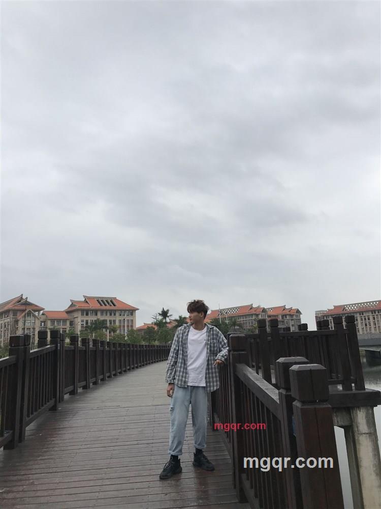 A.男的第1张照片