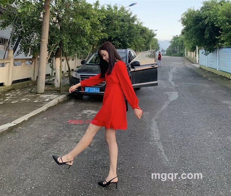 熟悉的她的第3张照片