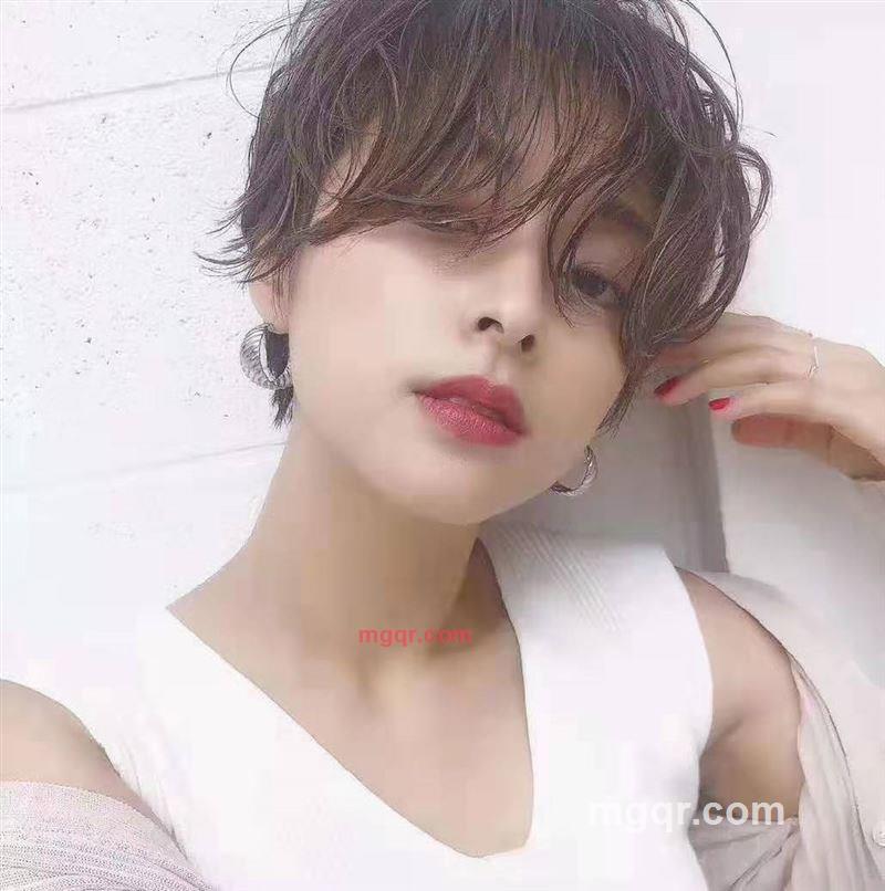 寂寞贵妇的第1张照片