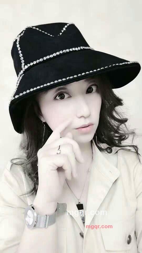 淡淡烟草味的第3张照片