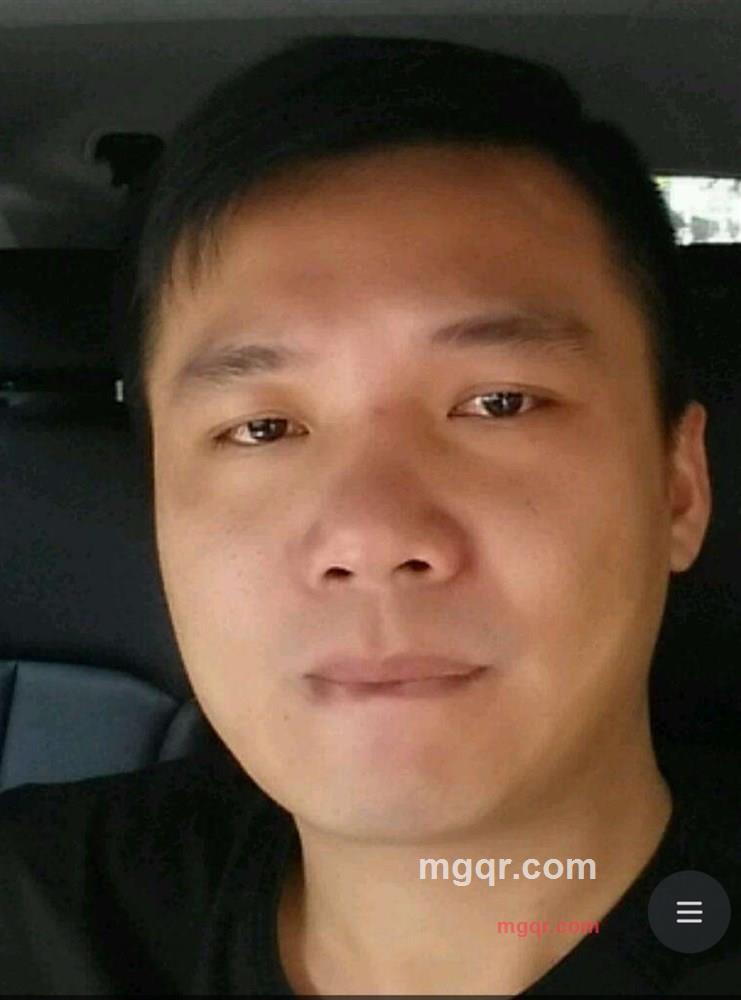 鲍湿妇的第1张照片