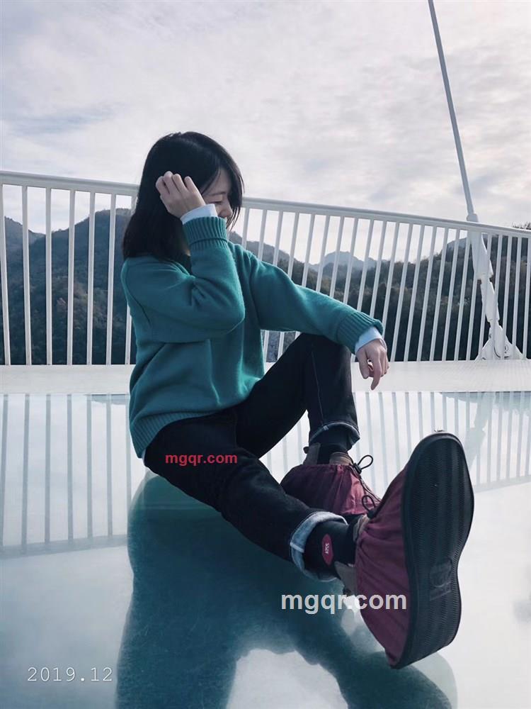 微笑,纯属礼貌的第1张照片