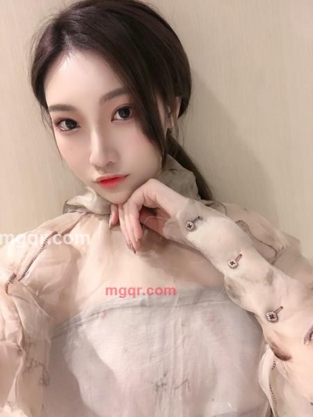 猫猫の抱枕的第3张照片