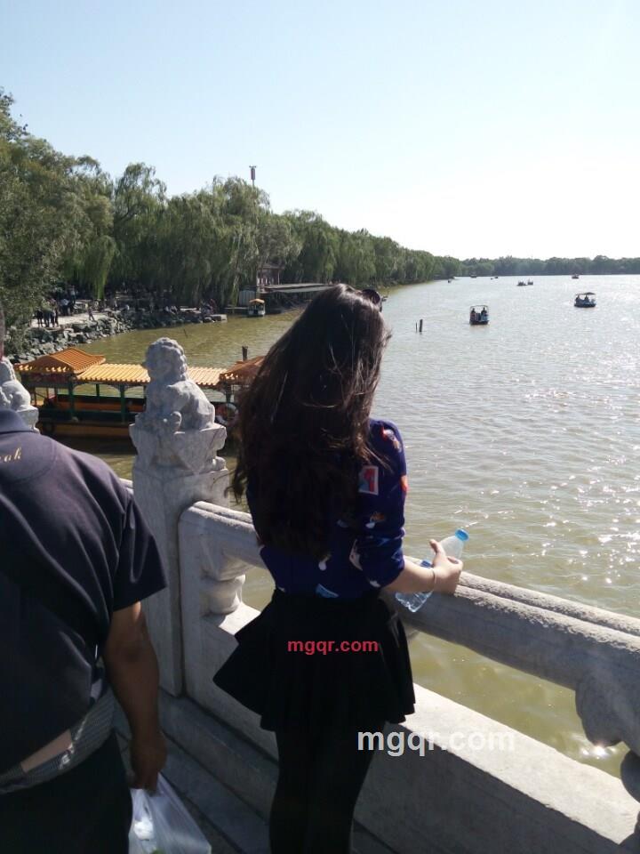 不甘寂寞的第1张照片