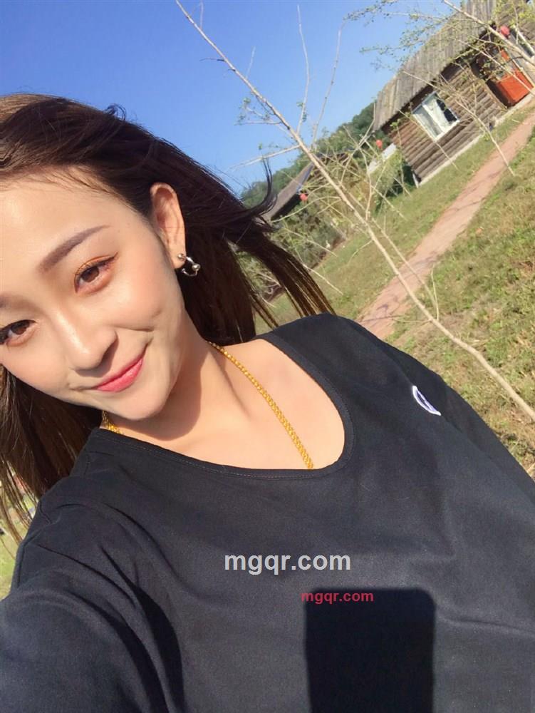 晶晶中含有的第1张照片