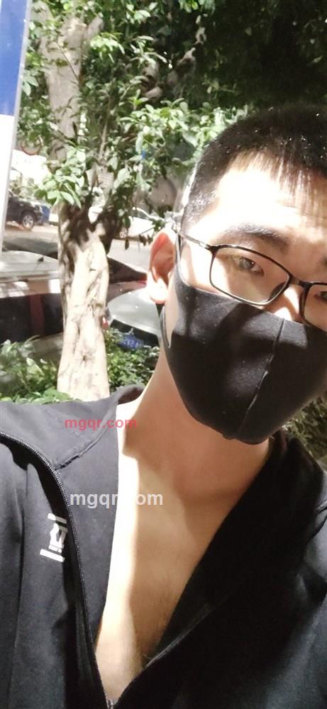 一米九大个子的第1张照片