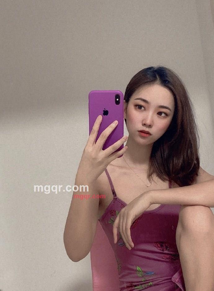 恰到好处的女孩的第1张照片