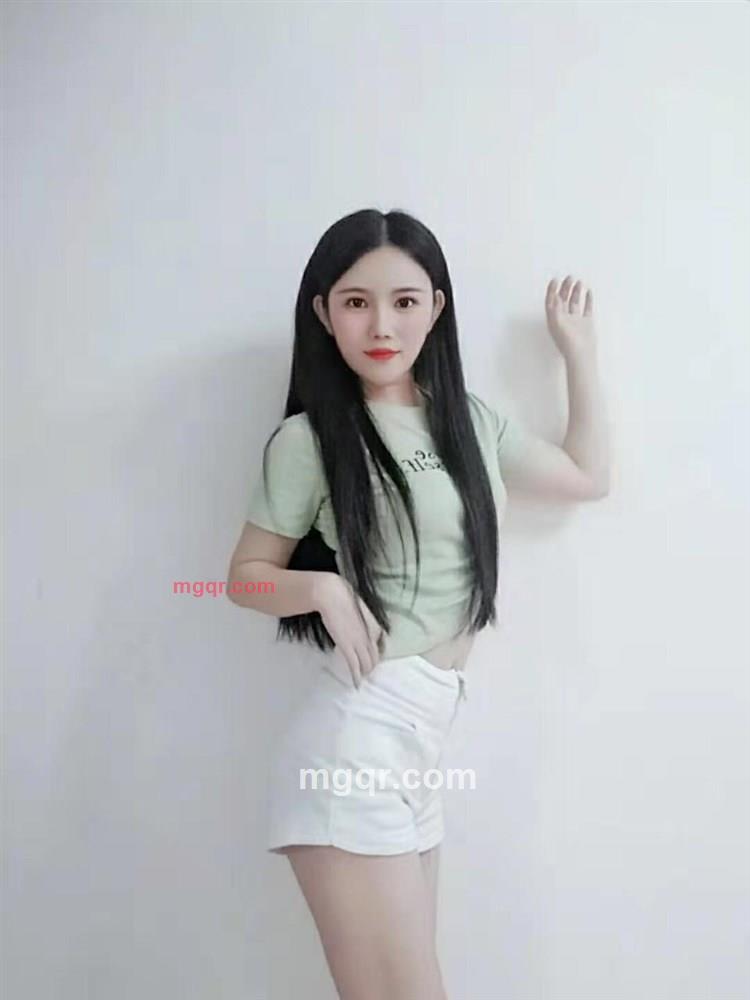 爱吃糖的小女孩的第4张照片