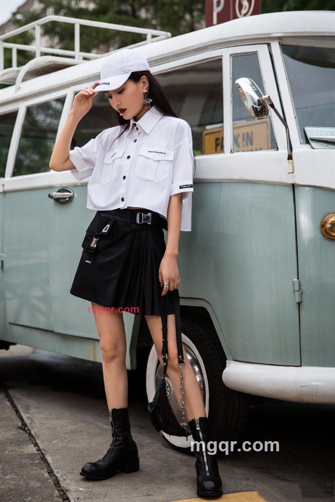 爱笑的萤火虫的第3张照片