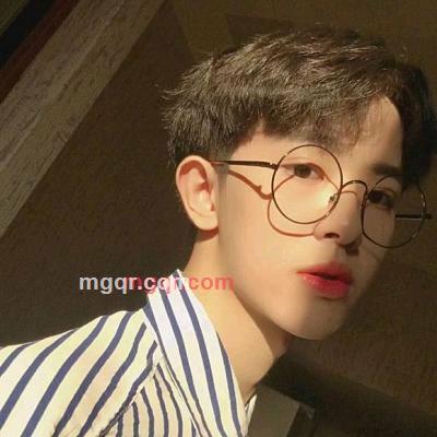 帅哥一笑又迷人又帅的第1张照片