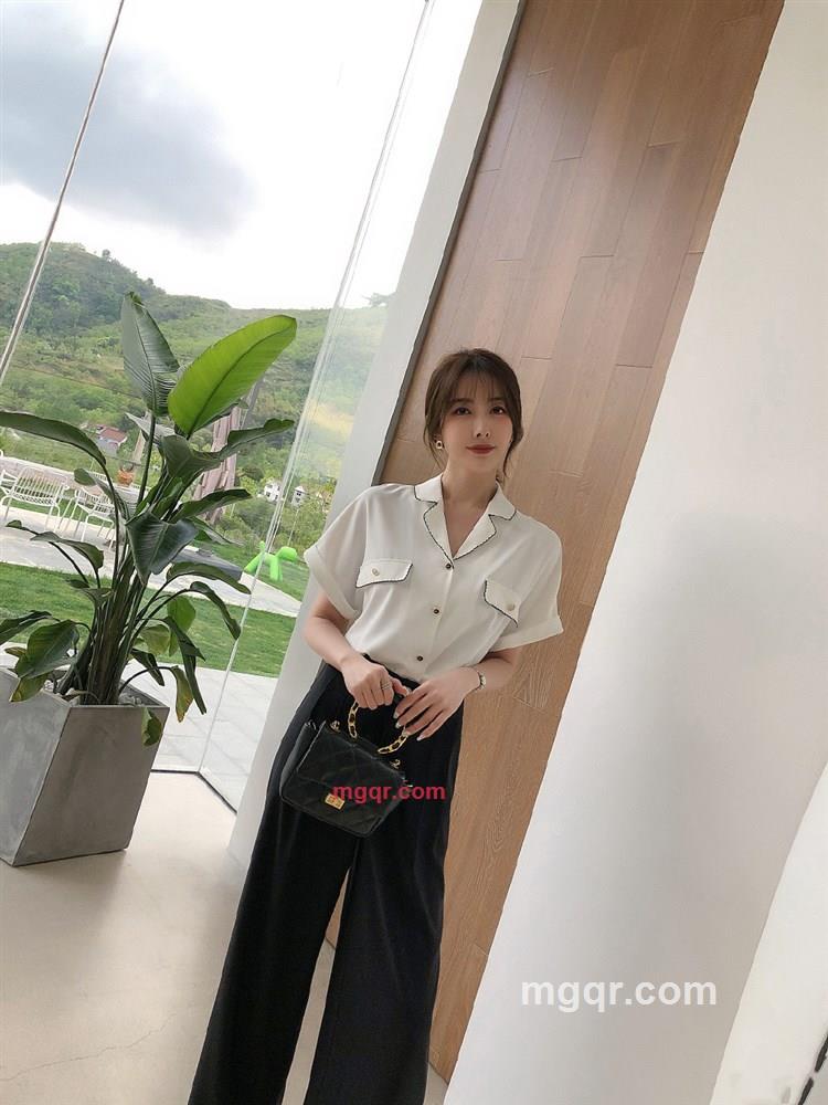 自信优雅的第1张照片