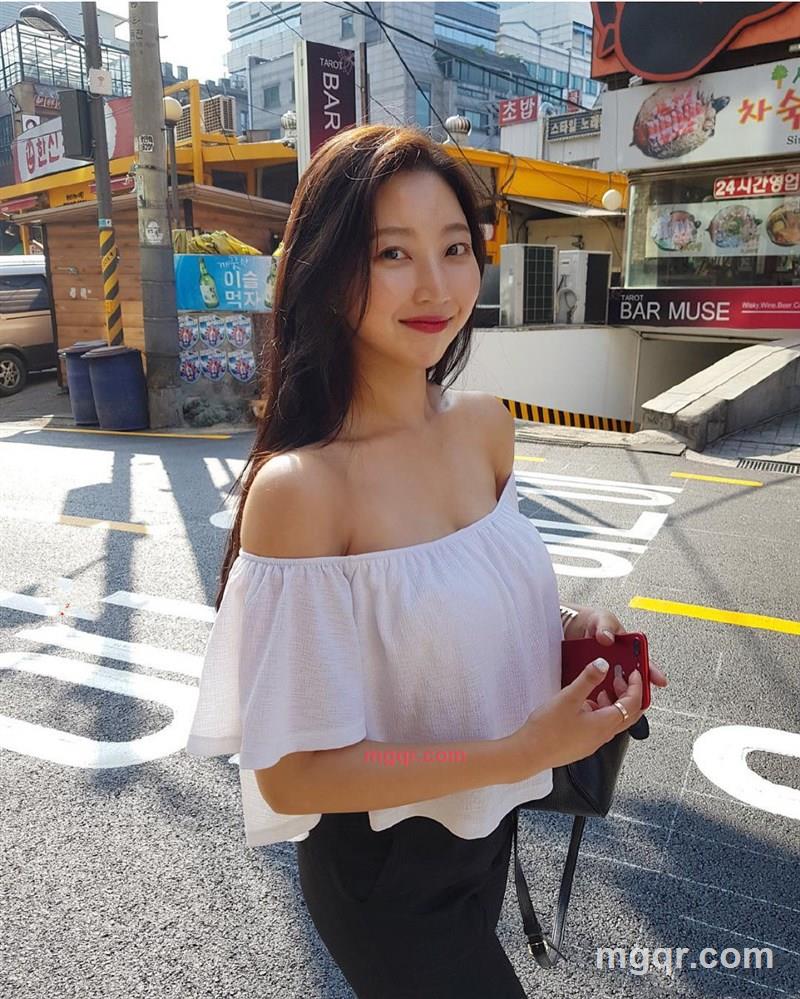 樱花雨纷飞的第3张照片