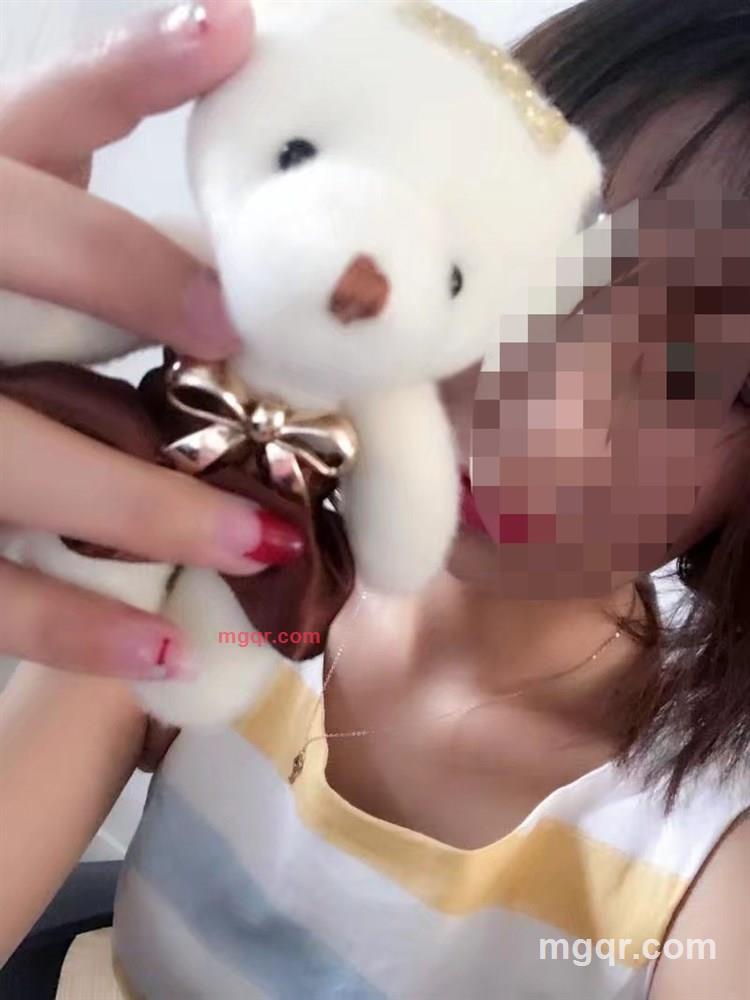 AA最爱小可????的第3张照片