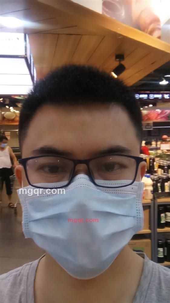 八月的男人的第1张照片