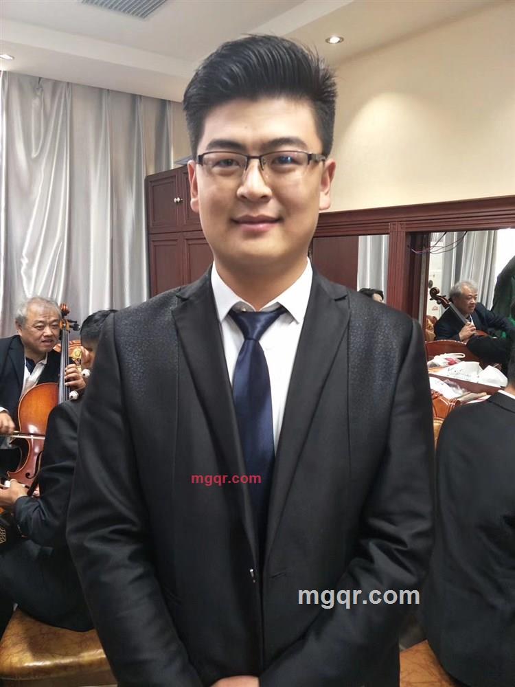 使劲惯着您的第1张照片