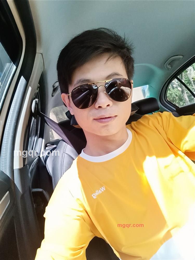 夜里的酒的第1张照片