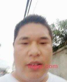 不粘人的弟弟的第1张照片