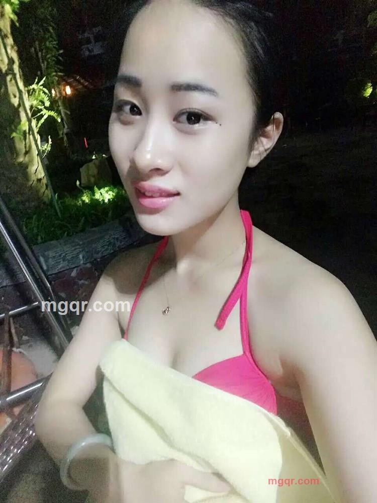 momo平胸的第1张照片